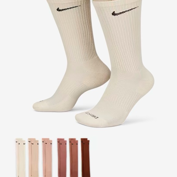 NIKE 
Training Crew Socks Size L (6 Pairs)
Nike Everyday Cushioned
NWT - Picture 1 of 16